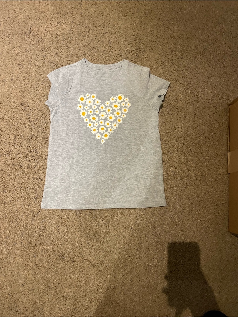 Old Navy Grey Tee with White and Yellow Daisy Heart